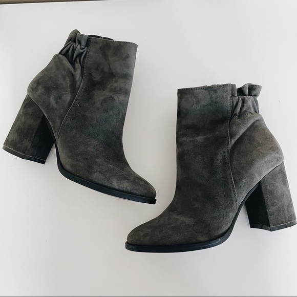 Arturo Chiang Shoes - ARTURO CHIANG • gray suede booties